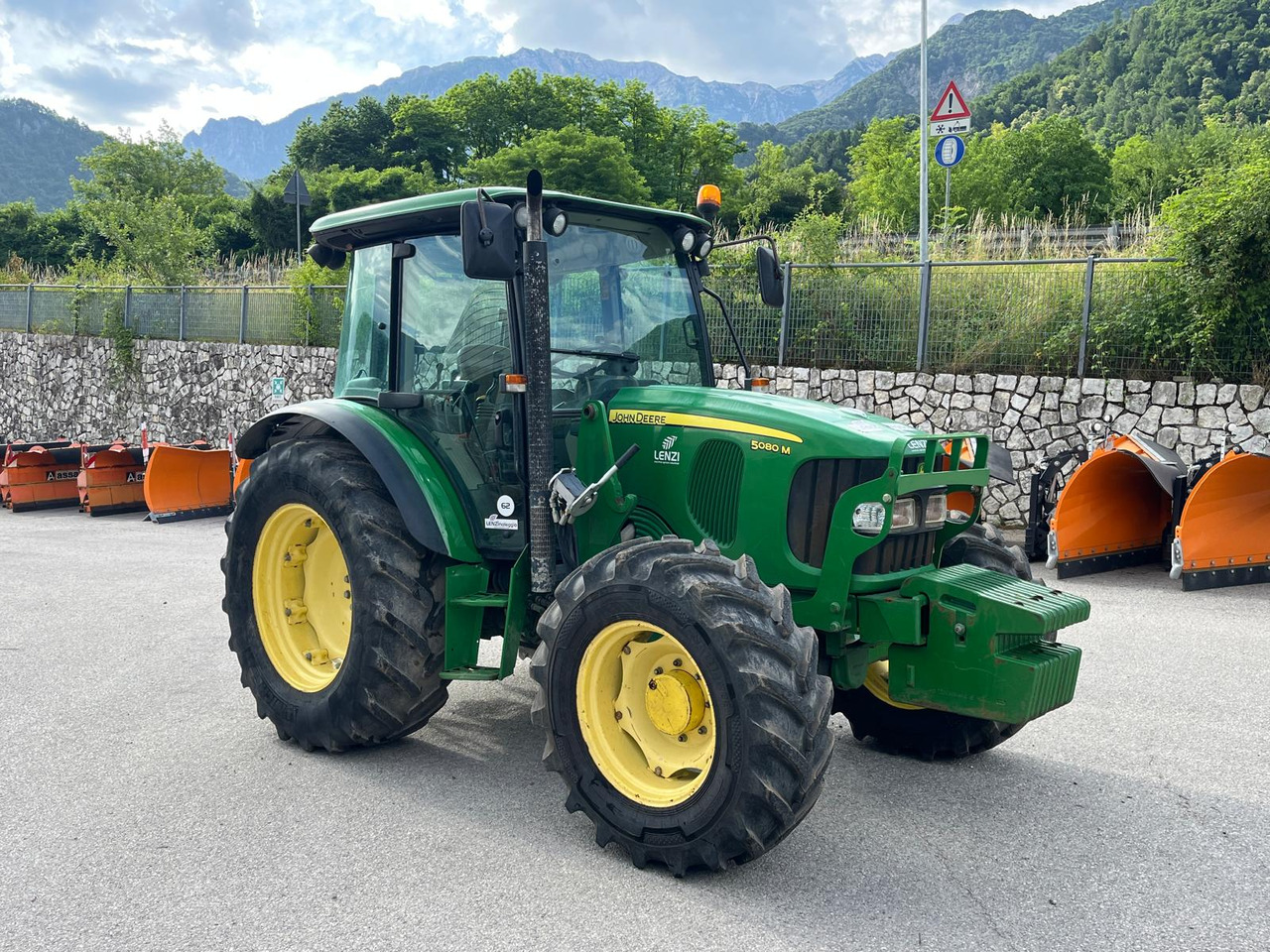 JOHN DEERE 5080 M - Τρακτέρ: φωτογραφία 4 JOHN DEERE 5080 M - Τρακτέρ: φωτογραφία 4