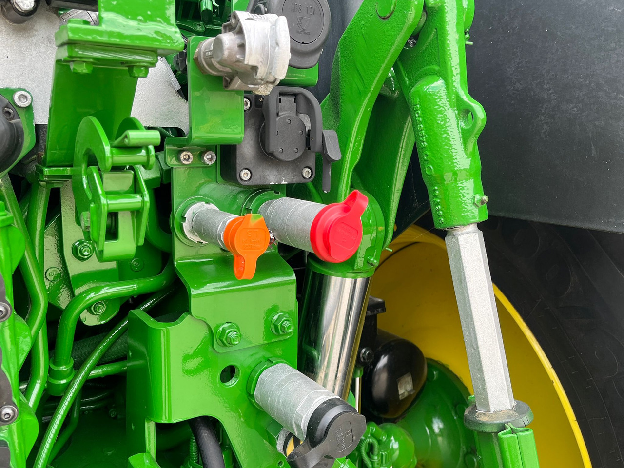 Τρακτέρ JOHN DEERE 6130: φωτογραφία 10 Τρακτέρ JOHN DEERE 6130: φωτογραφία 10