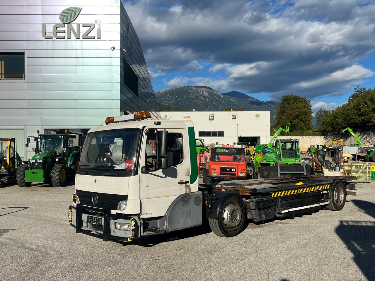 MERCEDES-BENZ KAMAG - Φορτηγό μεταφοράς εμπορευματοκιβωτίων/ Κινητό αμάξωμα: φωτογραφία 3 MERCEDES-BENZ KAMAG - Φορτηγό μεταφοράς εμπορευματοκιβωτίων/ Κινητό αμάξωμα: φωτογραφία 3