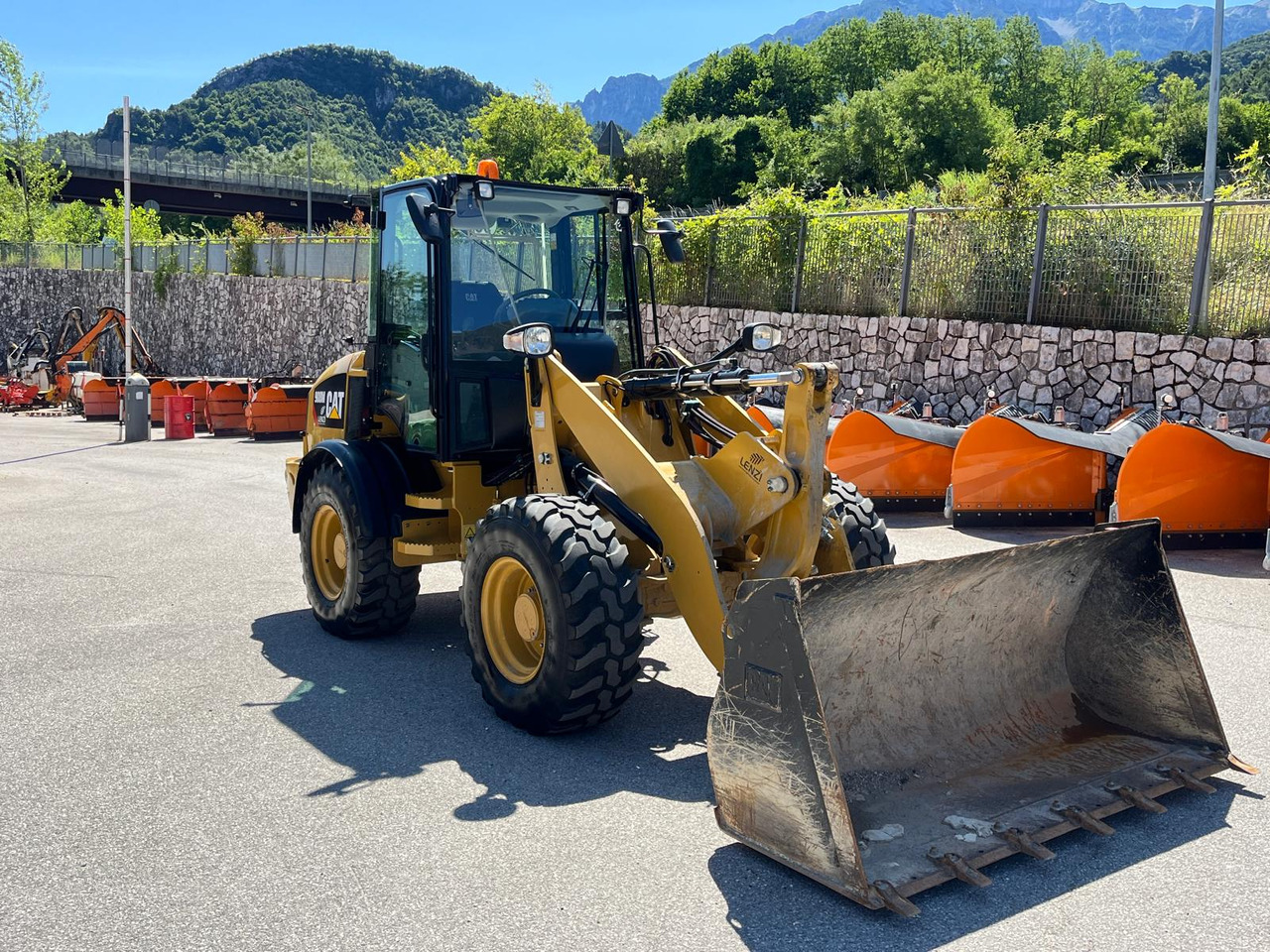 PALAGOMMATA CAT 908 M - Ελαστιχοφόρος φορτωτής: φωτογραφία 4 PALAGOMMATA CAT 908 M - Ελαστιχοφόρος φορτωτής: φωτογραφία 4