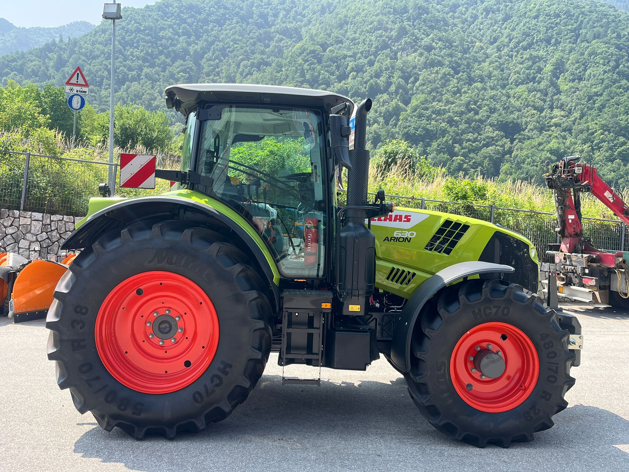 TRATTORE CLAAS ARION 630 - Τρακτέρ: φωτογραφία 4 TRATTORE CLAAS ARION 630 - Τρακτέρ: φωτογραφία 4