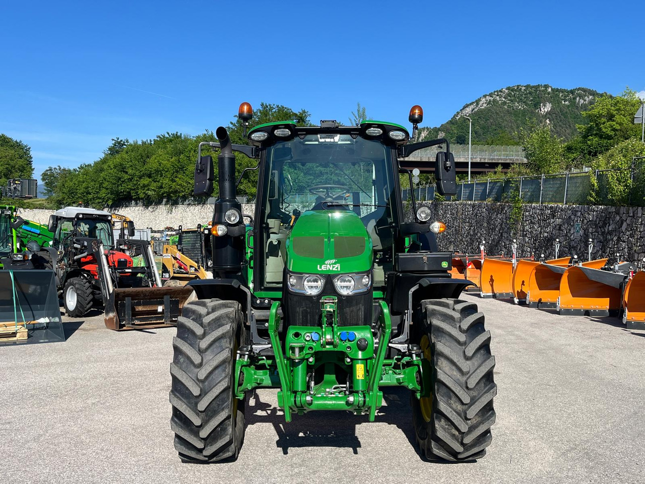 TRATTORE JOHN DEERE 6100M - Τρακτέρ: φωτογραφία 3 TRATTORE JOHN DEERE 6100M - Τρακτέρ: φωτογραφία 3