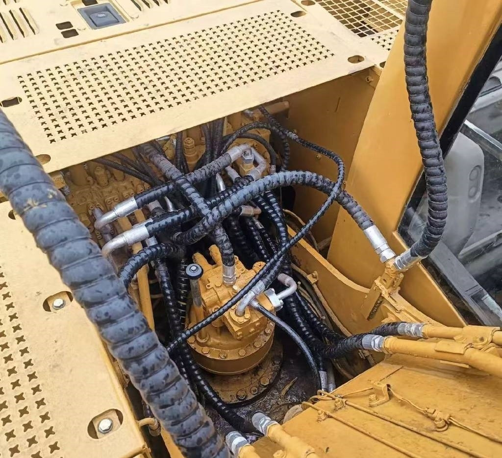 CAT 320 C - Ερπυστριοφόρος εκσκαφέας: φωτογραφία 5 CAT 320 C - Ερπυστριοφόρος εκσκαφέας: φωτογραφία 5