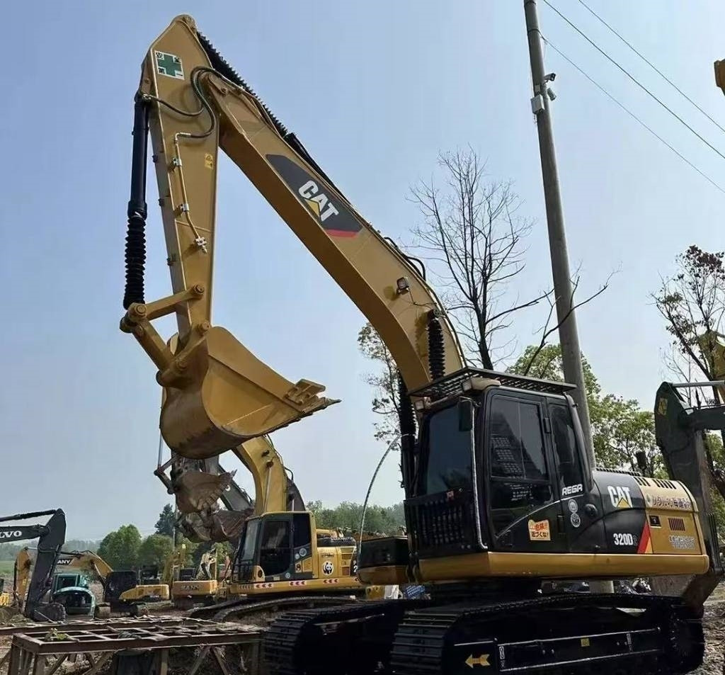 Ερπυστριοφόρος εκσκαφέας CAT 320 D: φωτογραφία 8