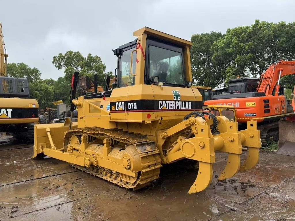CAT D 7 G - Μπουλντόζα: φωτογραφία 1 CAT D 7 G - Μπουλντόζα: φωτογραφία 1