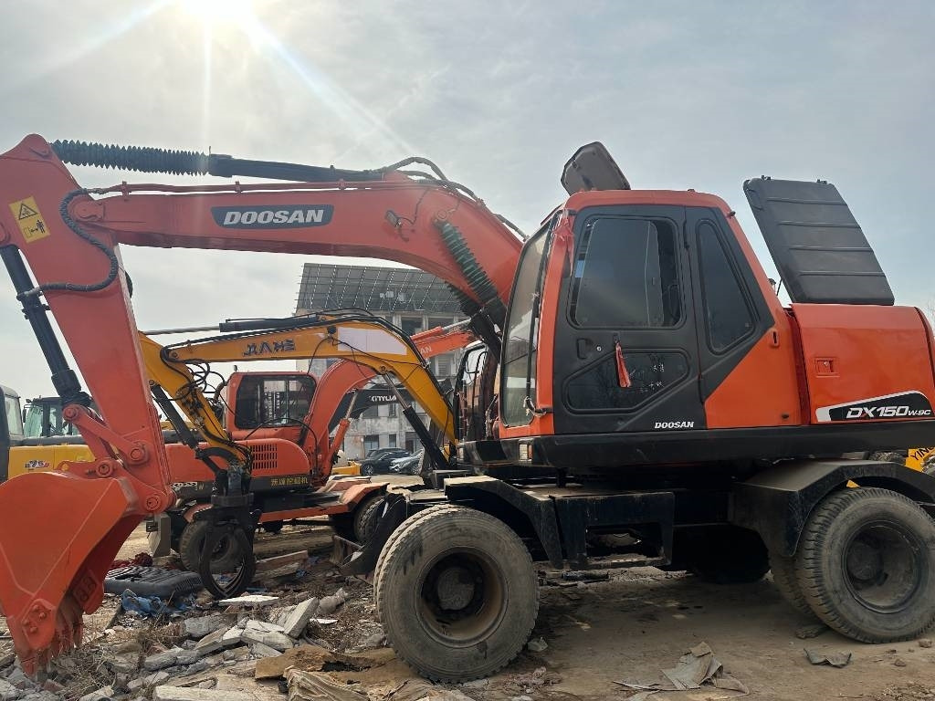 Doosan 150 - Τροχοφόρος εκσκαφέας: φωτογραφία 1 Doosan 150 - Τροχοφόρος εκσκαφέας: φωτογραφία 1