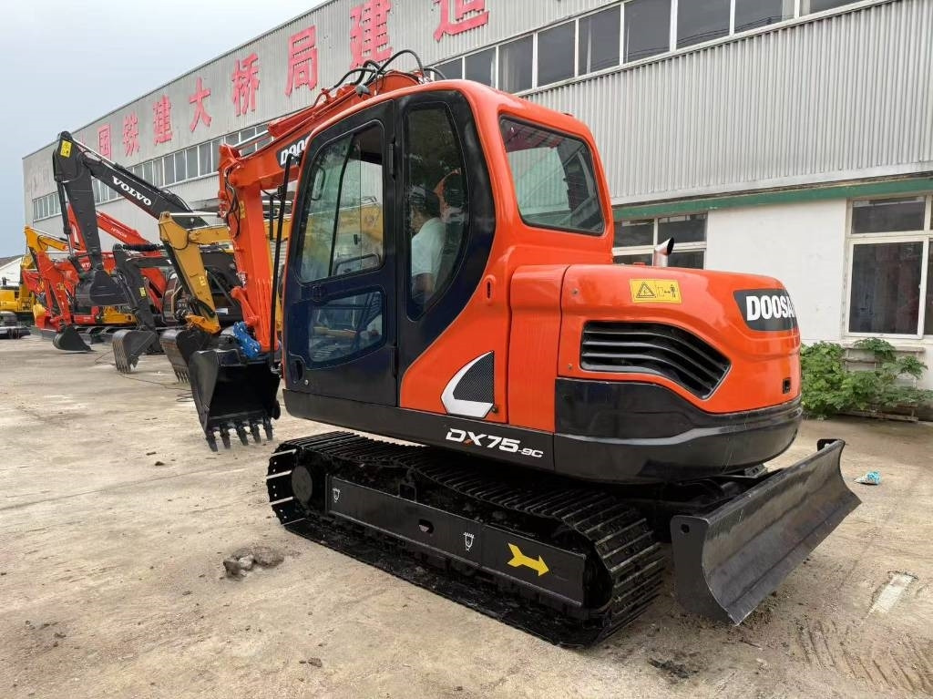 Doosan DX 75 - Ερπυστριοφόρος εκσκαφέας: φωτογραφία 2 Doosan DX 75 - Ερπυστριοφόρος εκσκαφέας: φωτογραφία 2