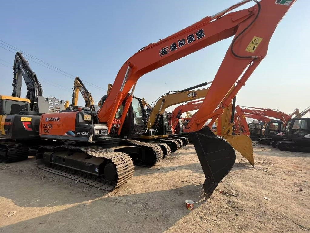 Hitachi ZX 160 - Ερπυστριοφόρος εκσκαφέας: φωτογραφία 4 Hitachi ZX 160 - Ερπυστριοφόρος εκσκαφέας: φωτογραφία 4