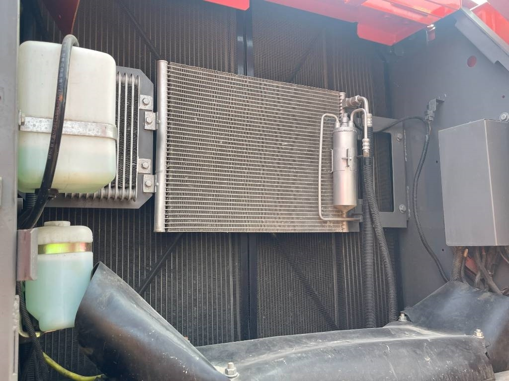 Hitachi ZX 210  - Ερπυστριοφόρος εκσκαφέας: φωτογραφία 4 Hitachi ZX 210  - Ερπυστριοφόρος εκσκαφέας: φωτογραφία 4