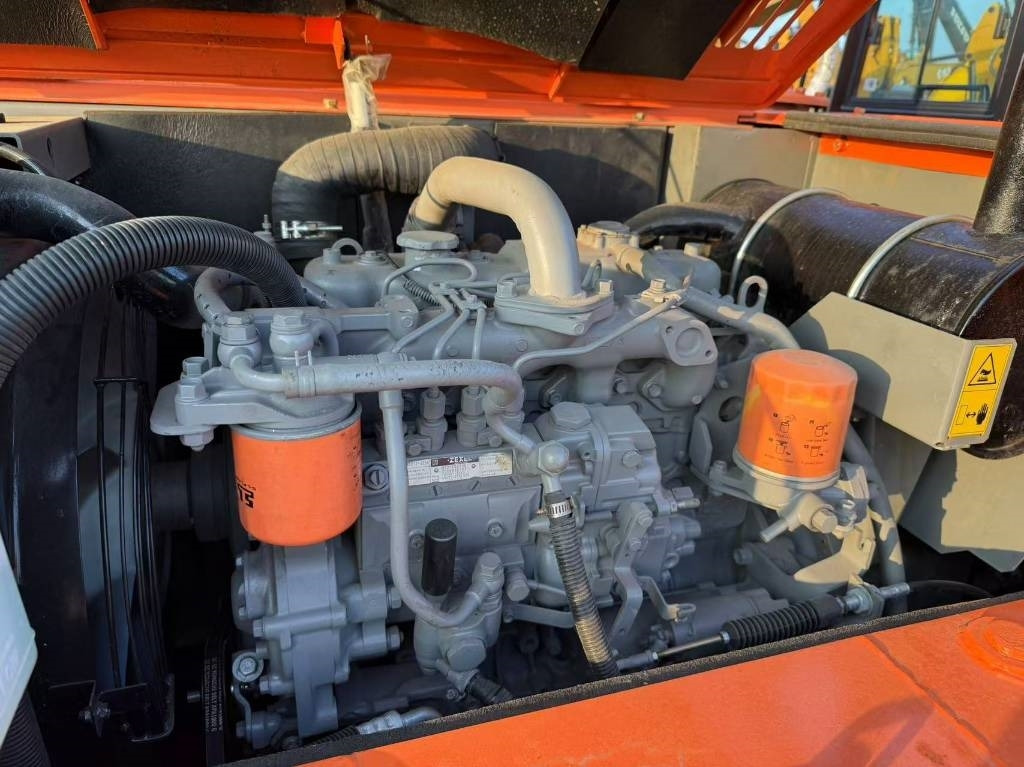 Hitachi Zaxis 70 - Ερπυστριοφόρος εκσκαφέας: φωτογραφία 5 Hitachi Zaxis 70 - Ερπυστριοφόρος εκσκαφέας: φωτογραφία 5