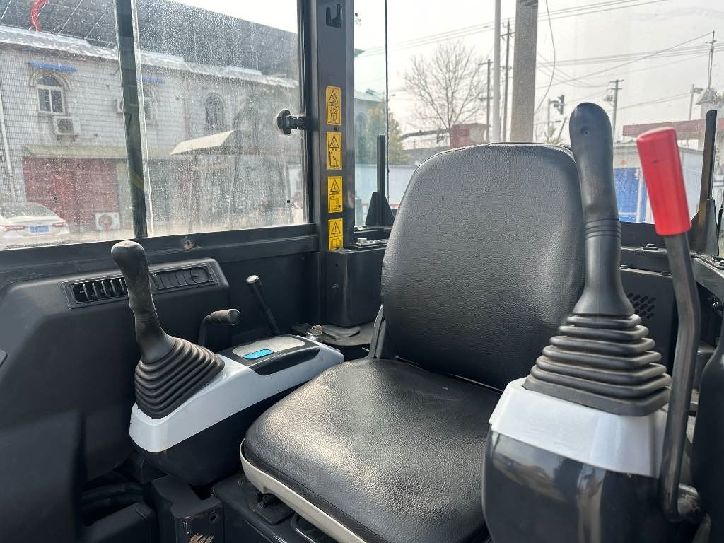 Ερπυστριοφόρος εκσκαφέας Komatsu 40MR: φωτογραφία 6
