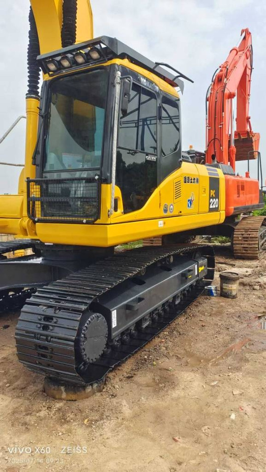 Komatsu PC 220-7  - Ερπυστριοφόρος εκσκαφέας: φωτογραφία 1 Komatsu PC 220-7  - Ερπυστριοφόρος εκσκαφέας: φωτογραφία 1