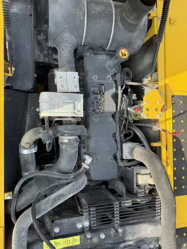 Komatsu PC 220-8 - Ερπυστριοφόρος εκσκαφέας: φωτογραφία 2 Komatsu PC 220-8 - Ερπυστριοφόρος εκσκαφέας: φωτογραφία 2