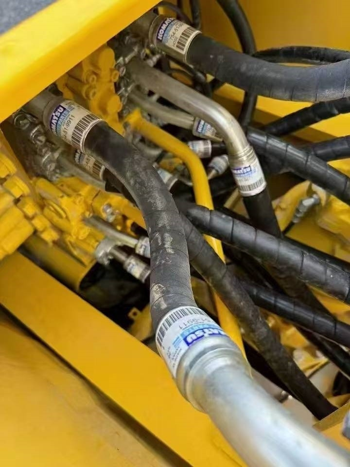 Komatsu PC 220 - Ερπυστριοφόρος εκσκαφέας: φωτογραφία 5 Komatsu PC 220 - Ερπυστριοφόρος εκσκαφέας: φωτογραφία 5