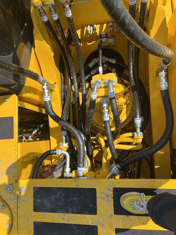 Komatsu PC 300 - Ερπυστριοφόρος εκσκαφέας: φωτογραφία 5 Komatsu PC 300 - Ερπυστριοφόρος εκσκαφέας: φωτογραφία 5