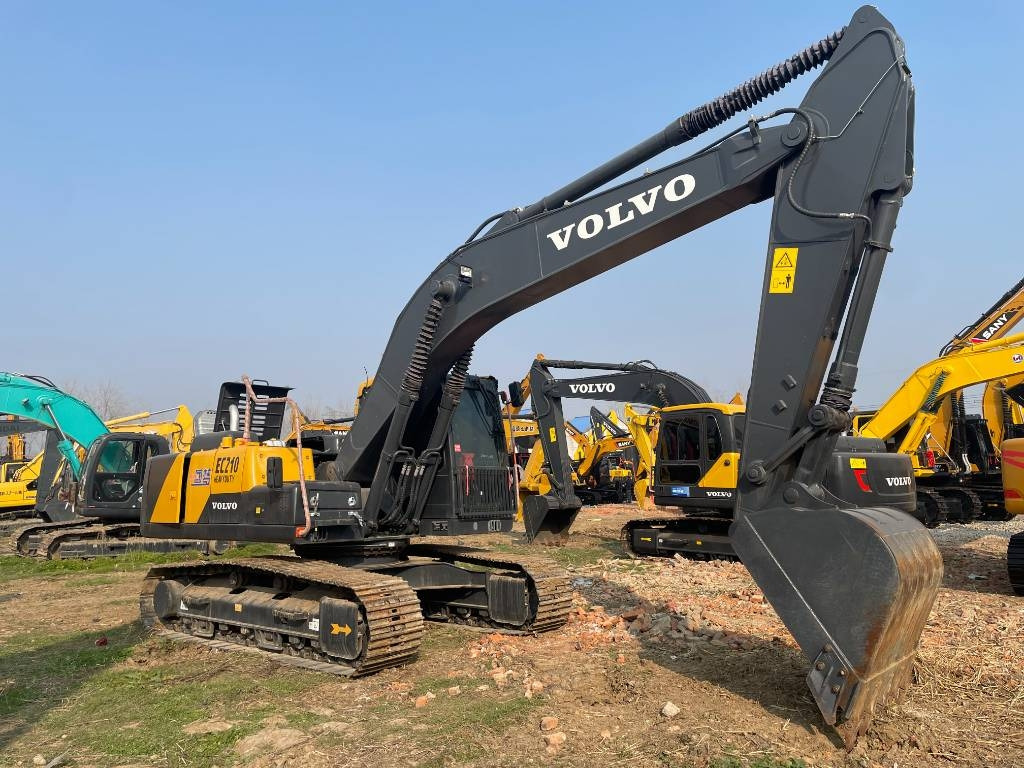 Volvo EC 210 - Ερπυστριοφόρος εκσκαφέας: φωτογραφία 1 Volvo EC 210 - Ερπυστριοφόρος εκσκαφέας: φωτογραφία 1