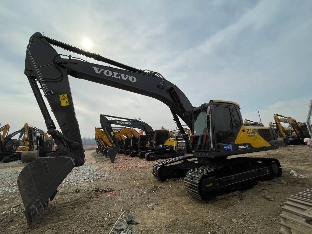 Volvo EC 240 - Ερπυστριοφόρος εκσκαφέας: φωτογραφία 1 Volvo EC 240 - Ερπυστριοφόρος εκσκαφέας: φωτογραφία 1