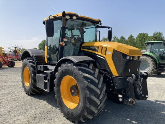 JCB FASTRAC 4220 - Τρακτέρ: φωτογραφία 1 JCB FASTRAC 4220 - Τρακτέρ: φωτογραφία 1