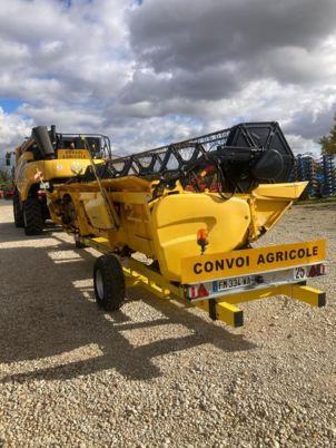 New Holland CR 7.90 - Θεριζοαλωνιστική μηχανή: φωτογραφία 5 New Holland CR 7.90 - Θεριζοαλωνιστική μηχανή: φωτογραφία 5