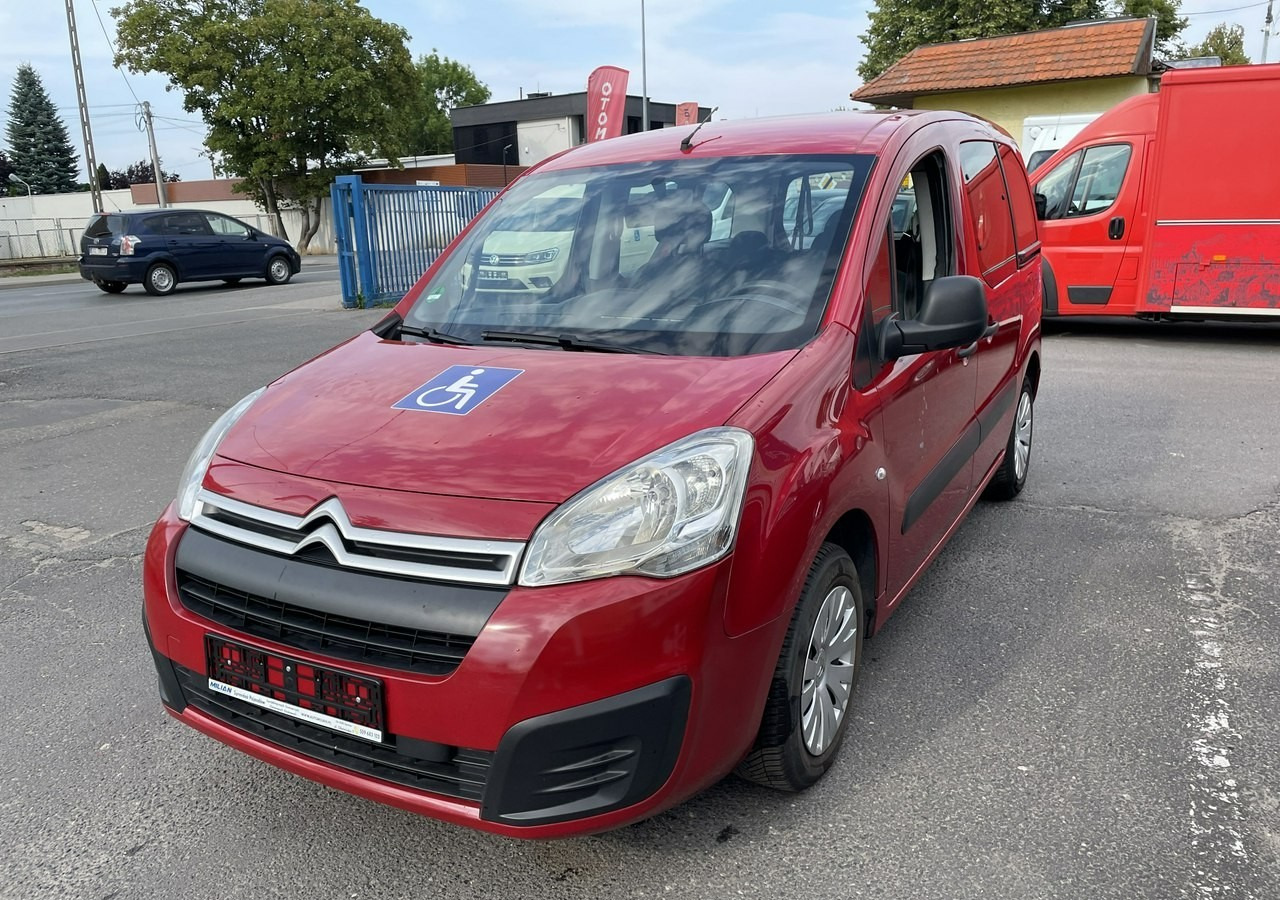 Citroen Berlingo II Berlingo 1.6 do przewozu Niepełnosprawnych inwalida rampa 2018 - Αυτοκίνητο: φωτογραφία 5 Citroen Berlingo II Berlingo 1.6 do przewozu Niepełnosprawnych inwalida rampa 2018 - Αυτοκίνητο: φωτογραφία 5