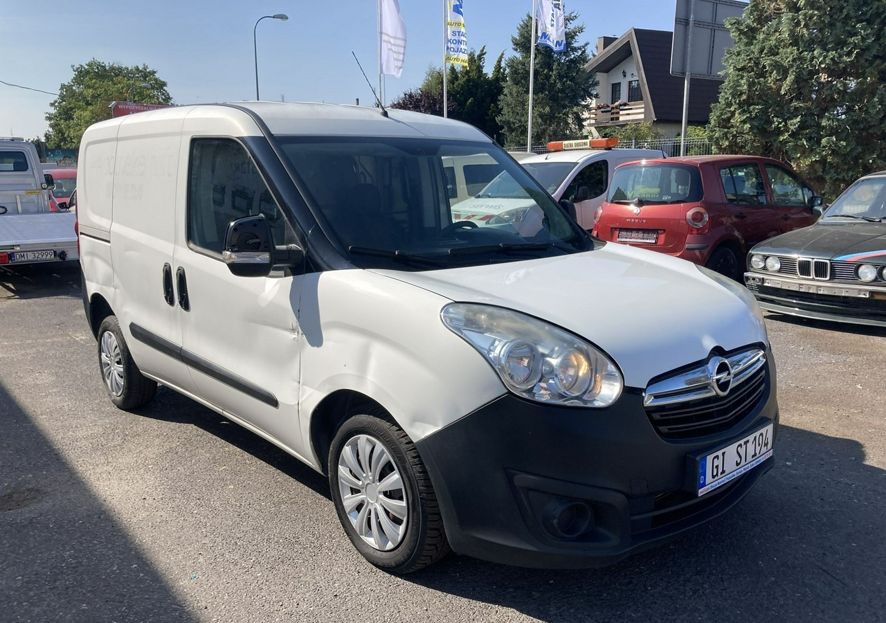 Fiat Doblo Fiat Doblo 1,3 jtd ECO Flex chłodnia do leków 2013 - Βαν: φωτογραφία 1 Fiat Doblo Fiat Doblo 1,3 jtd ECO Flex chłodnia do leków 2013 - Βαν: φωτογραφία 1