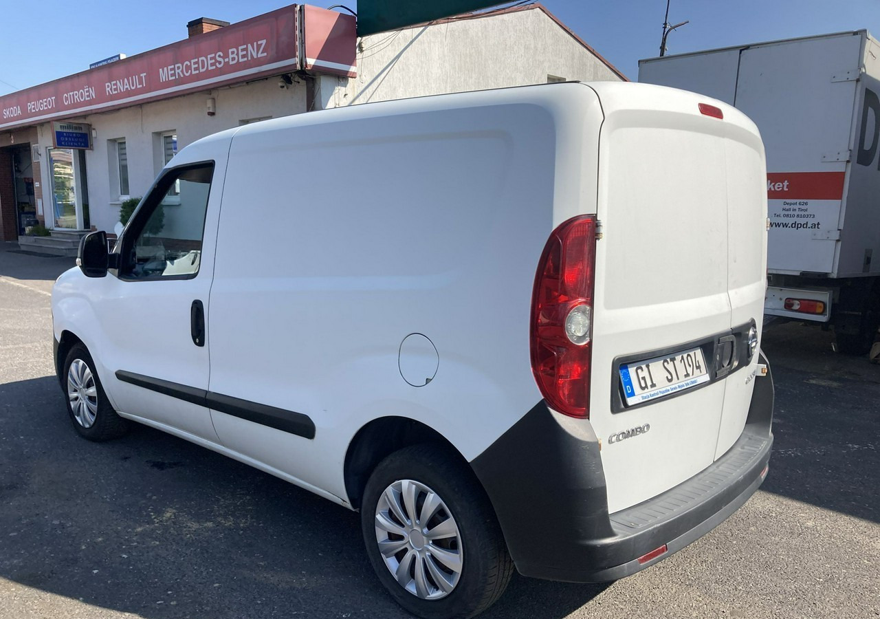 Fiat Doblo Fiat Doblo 1,3 jtd ECO Flex chłodnia do leków 2013 - Βαν: φωτογραφία 3 Fiat Doblo Fiat Doblo 1,3 jtd ECO Flex chłodnia do leków 2013 - Βαν: φωτογραφία 3