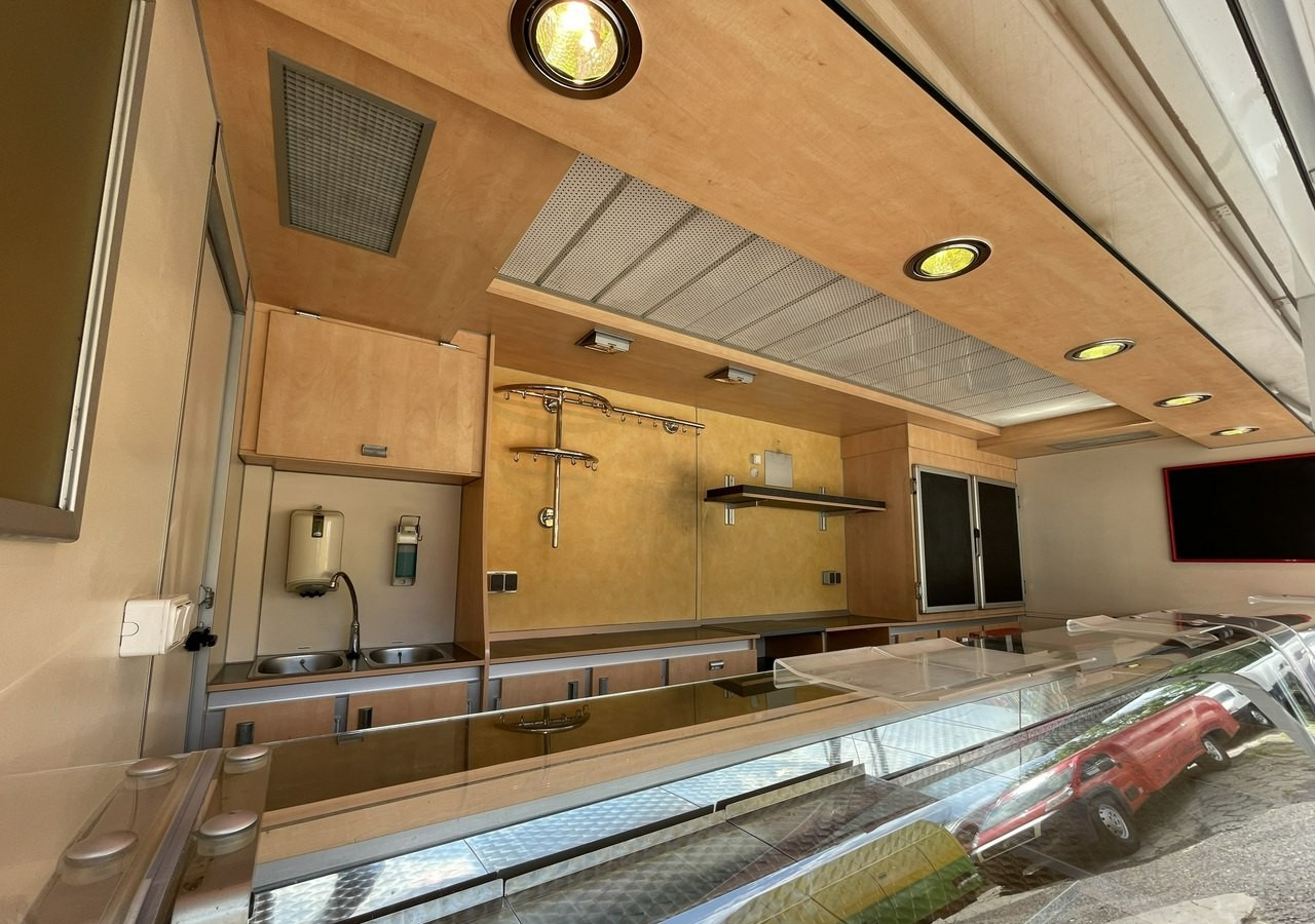 Fiat Ducato Autosklep wędlin Gastronomiczny Food Truck Foodtruck Sklep Borco - Αυτοκινούμενη καντίνα: φωτογραφία 5 Fiat Ducato Autosklep wędlin Gastronomiczny Food Truck Foodtruck Sklep Borco - Αυτοκινούμενη καντίνα: φωτογραφία 5