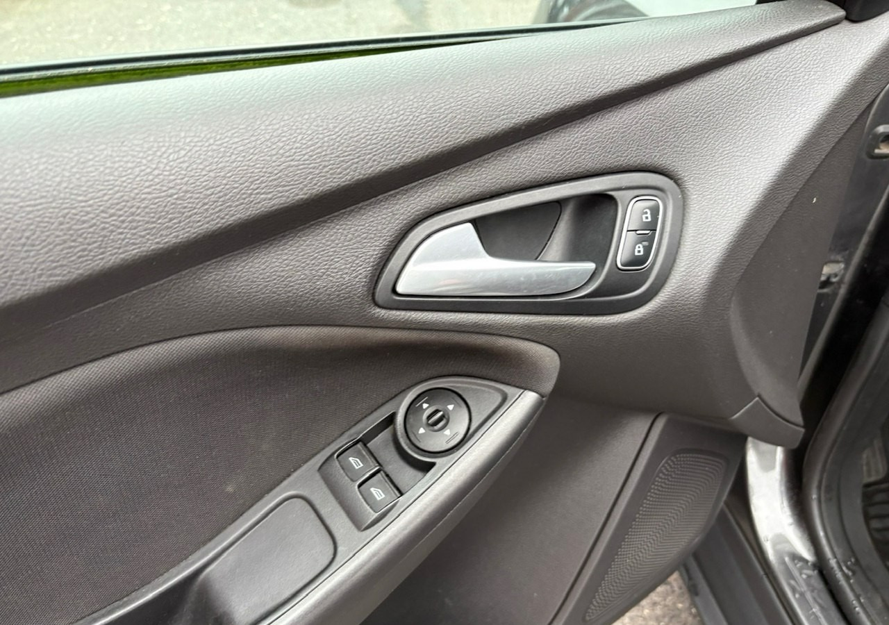 Hatchback Ford Focus III Focus 1.0 EcoBoost Klima Salon PL 2015: φωτογραφία 12