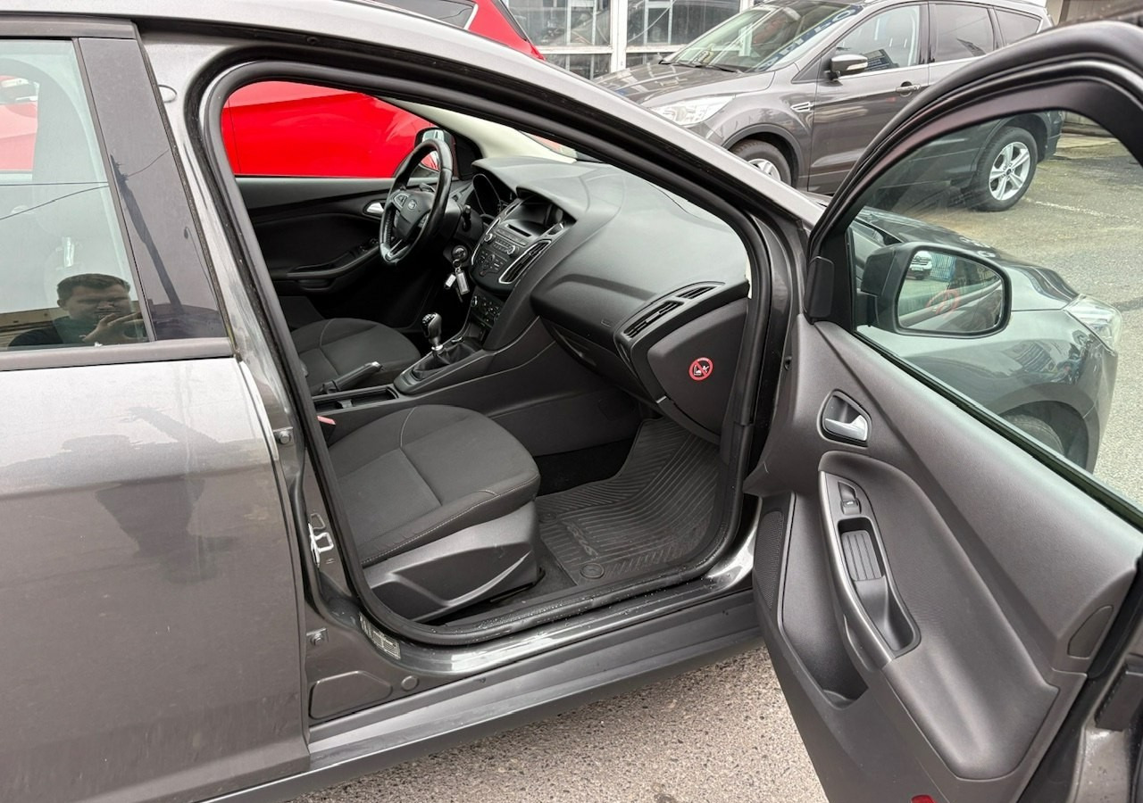 Hatchback Ford Focus III Focus 1.0 EcoBoost Klima Salon PL 2015: φωτογραφία 17