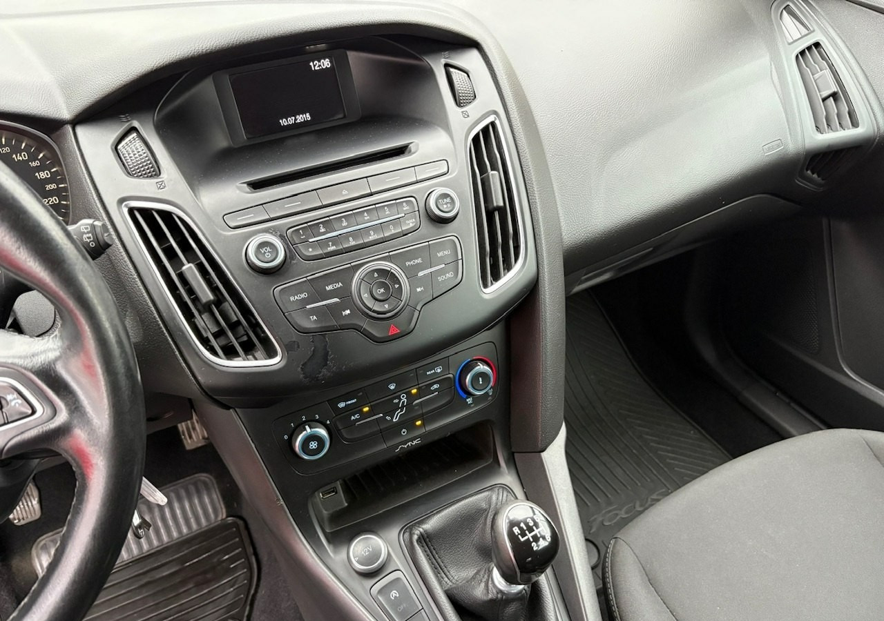 Hatchback Ford Focus III Focus 1.0 EcoBoost Klima Salon PL 2015: φωτογραφία 16