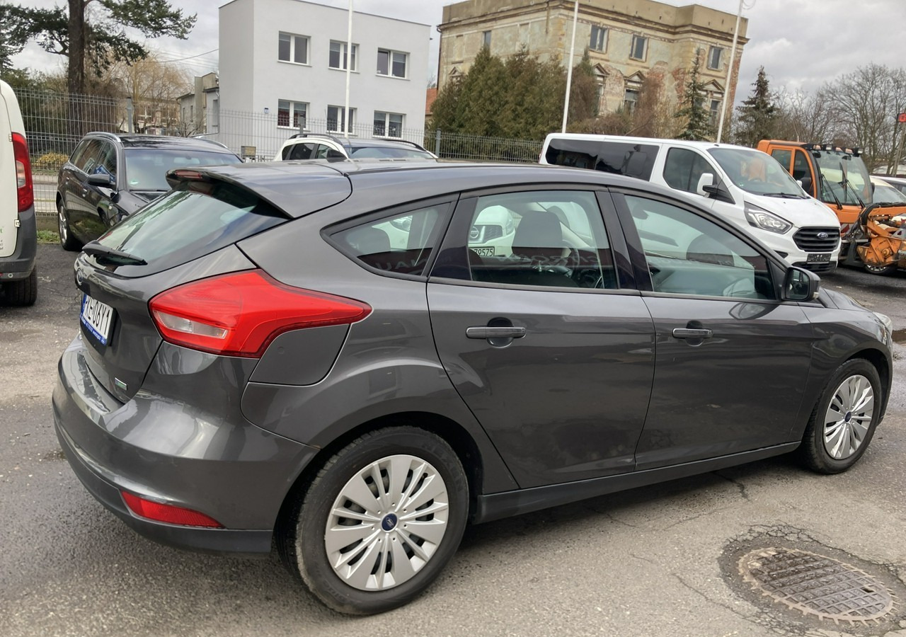 Ford Focus III Focus 1.0 EcoBoost Klima Salon PL 2015 - Hatchback: φωτογραφία 3 Ford Focus III Focus 1.0 EcoBoost Klima Salon PL 2015 - Hatchback: φωτογραφία 3