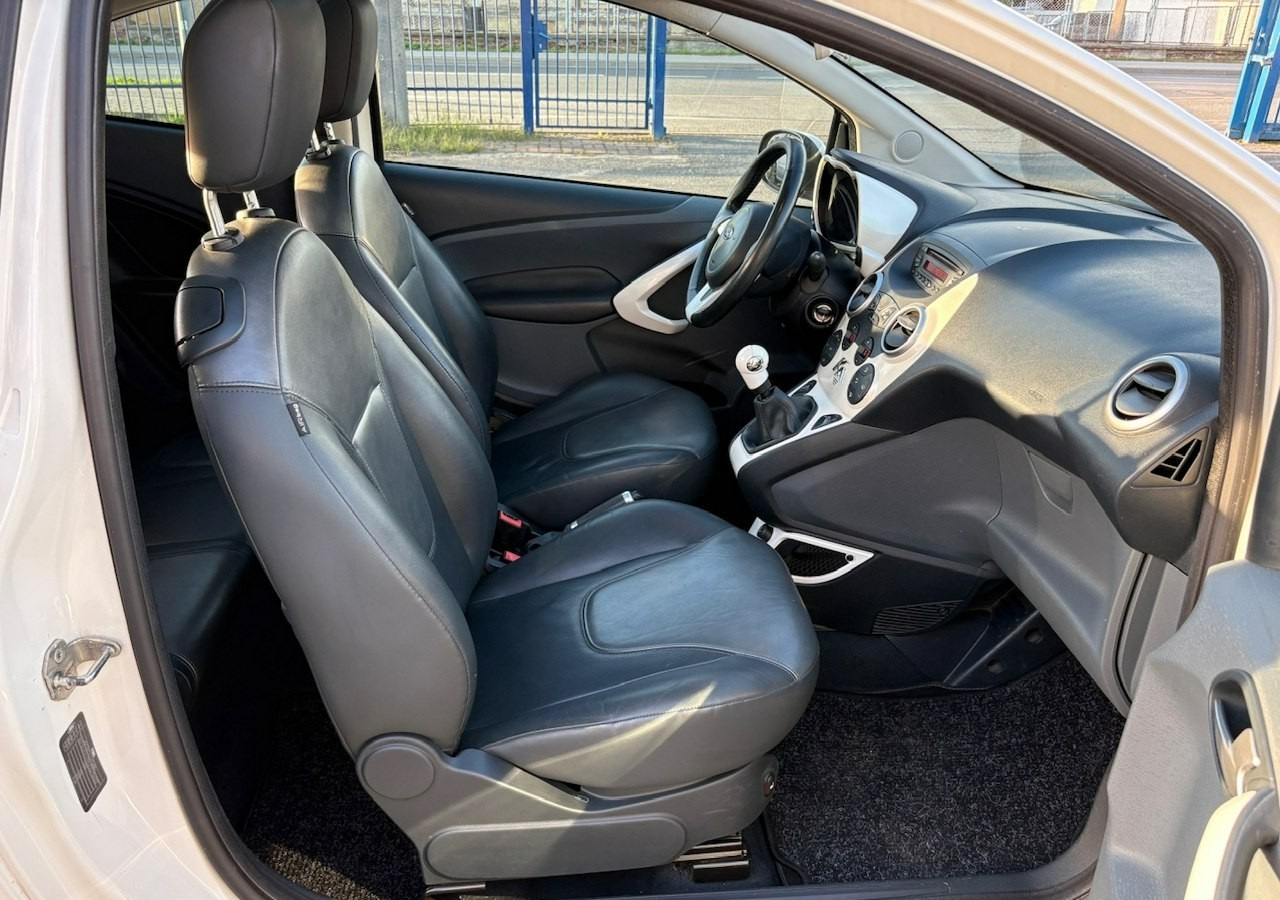 Hatchback Ford KA II Ford KA 1.2 Champions Edition Klima Panorama 2012: φωτογραφία 18
