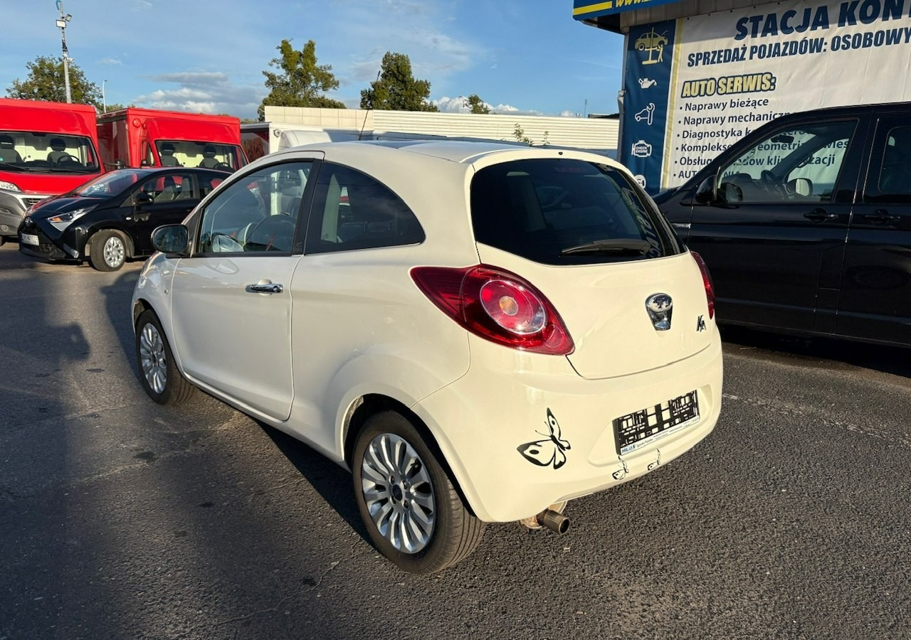 Ford KA II Ford KA 1.2 Champions Edition Klima Panorama 2012 - Hatchback: φωτογραφία 3 Ford KA II Ford KA 1.2 Champions Edition Klima Panorama 2012 - Hatchback: φωτογραφία 3