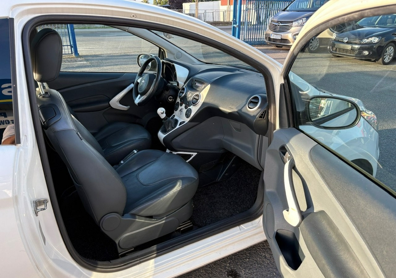 Hatchback Ford KA II Ford KA 1.2 Champions Edition Klima Panorama 2012: φωτογραφία 17