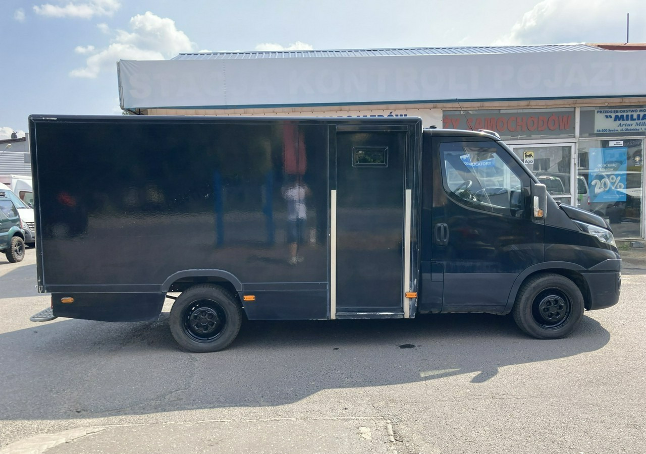 Iveco Daily Iveco 35-130 Bankowóz Kuloodporny Opanceżony pancerny 2015 - Οχήματα μεταφοράς χρημάτων: φωτογραφία 2 Iveco Daily Iveco 35-130 Bankowóz Kuloodporny Opanceżony pancerny 2015 - Οχήματα μεταφοράς χρημάτων: φωτογραφία 2
