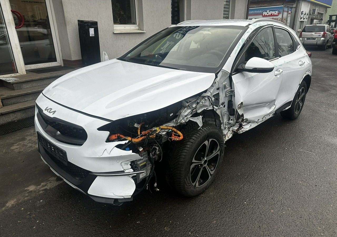 Kia Xceed 1.6 GDI Hybryda Plug-in 50 km na prądzie 2022 - Hatchback: φωτογραφία 4 Kia Xceed 1.6 GDI Hybryda Plug-in 50 km na prądzie 2022 - Hatchback: φωτογραφία 4
