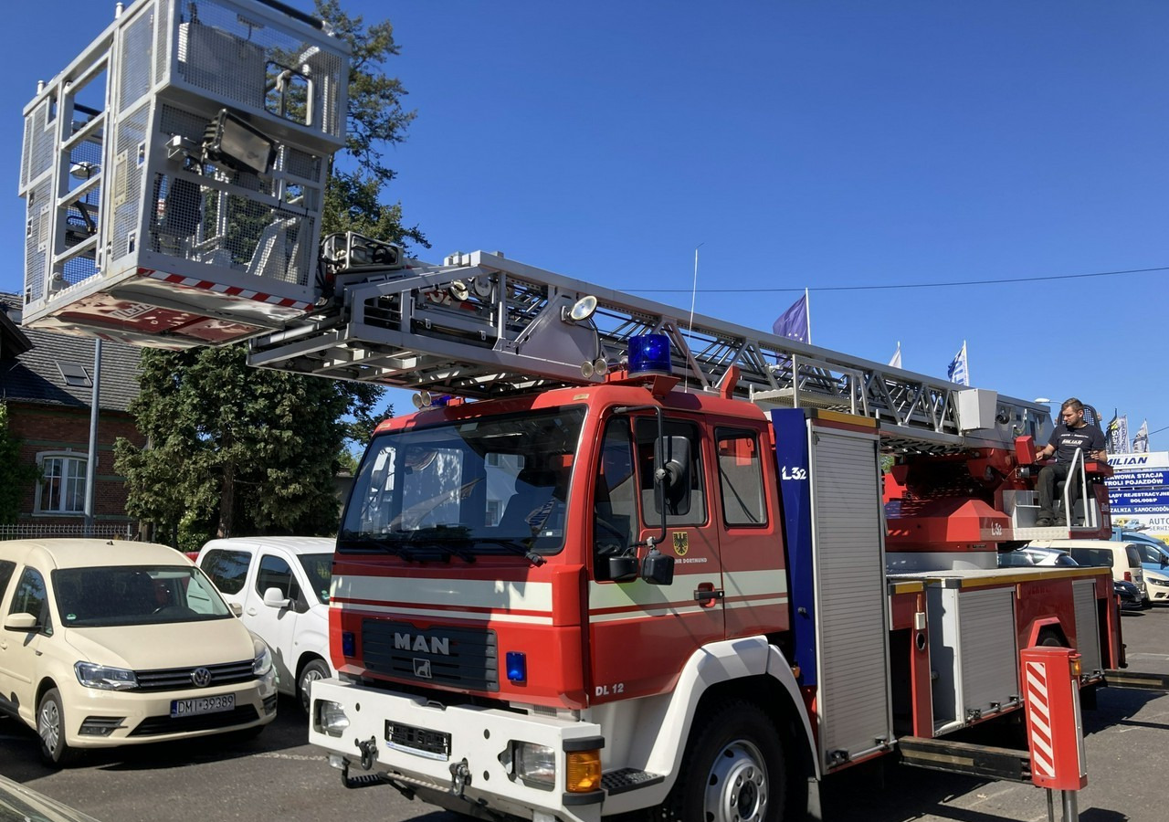MAN Inny MAN Man 15,280 Straż pożarna drabina Strażacka zwyżka podnośnik 32m Metz - Πυροσβεστικό όχημα: φωτογραφία 4 MAN Inny MAN Man 15,280 Straż pożarna drabina Strażacka zwyżka podnośnik 32m Metz - Πυροσβεστικό όχημα: φωτογραφία 4