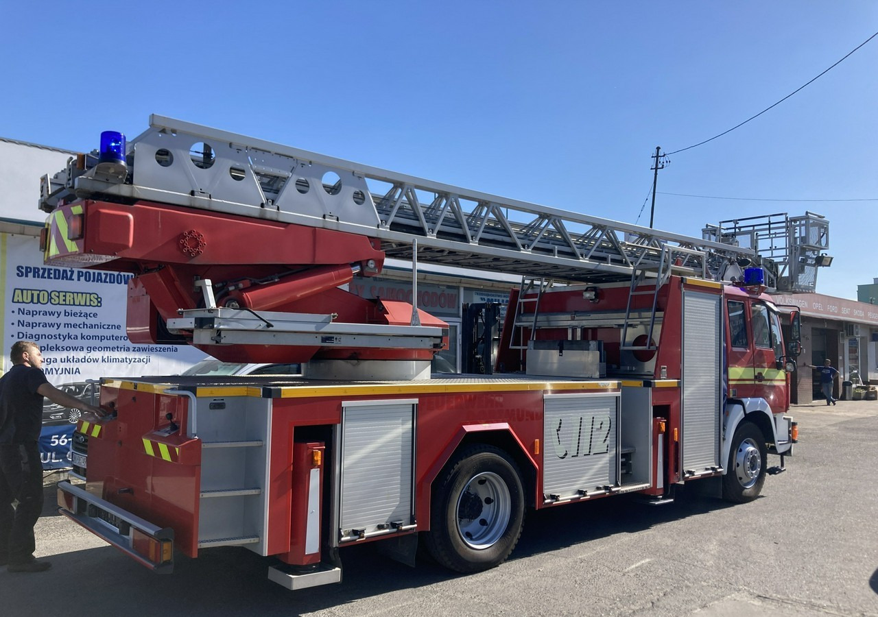 Πυροσβεστικό όχημα MAN L 2000 MAN 15,280 Straż pożarna drabina Strażacka zwyżka 32m Metz Model 20: φωτογραφία 11