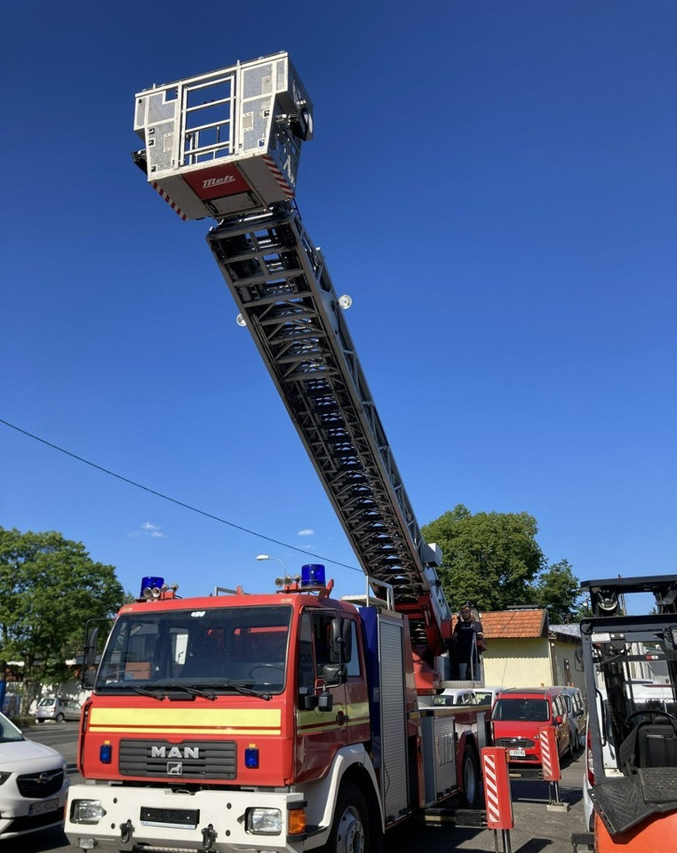 Πυροσβεστικό όχημα MAN L 2000 MAN 15,280 Straż pożarna drabina Strażacka zwyżka 32m Metz Model 20: φωτογραφία 10