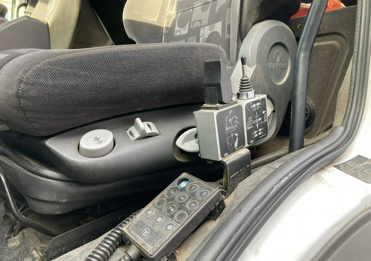 Φορτηγό φόρτωσης γάντζου Mercedes-Benz Axor 2543 Hakowiec MEILLER-KIPPER Model 2009 Axor 2543 Hakowiec MEILLER-KIPPER Model 2009: φωτογραφία 6