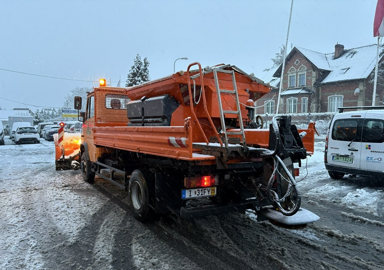 Mercedes-Benz Inny Mercedes-Benz Mercedes Vario 815 Wywrotka 4X4 2004 Pług posypywarka odśnieżarka - Εκχιονιστικό μηχάνημα: φωτογραφία 2 Mercedes-Benz Inny Mercedes-Benz Mercedes Vario 815 Wywrotka 4X4 2004 Pług posypywarka odśnieżarka - Εκχιονιστικό μηχάνημα: φωτογραφία 2