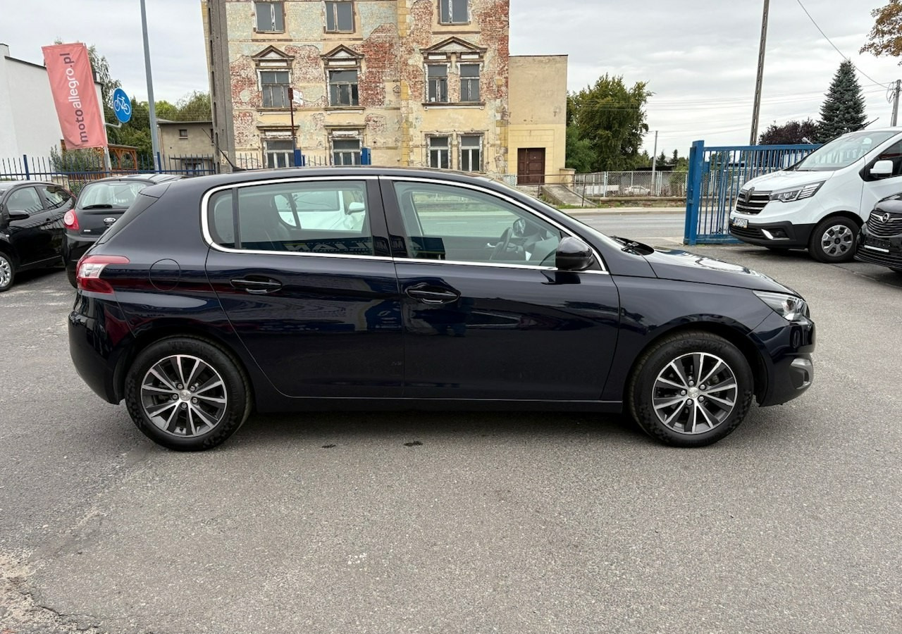 Peugeot 308 II Peugeot 308 HB 1.6HDI 85tkm FullLed Navi Klima 2016 - Hatchback: φωτογραφία 3 Peugeot 308 II Peugeot 308 HB 1.6HDI 85tkm FullLed Navi Klima 2016 - Hatchback: φωτογραφία 3