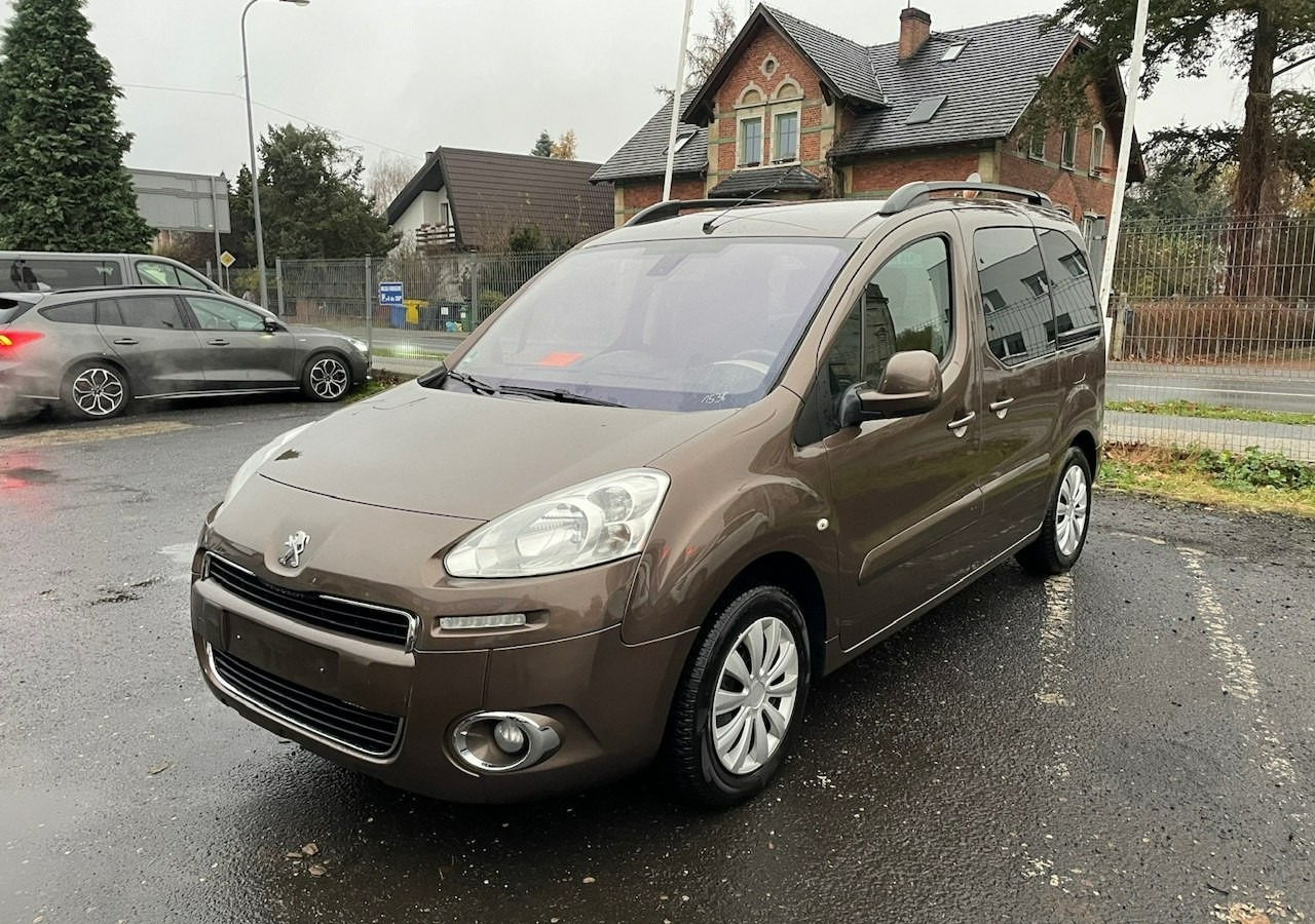 Peugeot Partner II Peugeot Partner Tepee 1.6 VTi 120KM Family Model 2013 - Station wagon: φωτογραφία 1 Peugeot Partner II Peugeot Partner Tepee 1.6 VTi 120KM Family Model 2013 - Station wagon: φωτογραφία 1