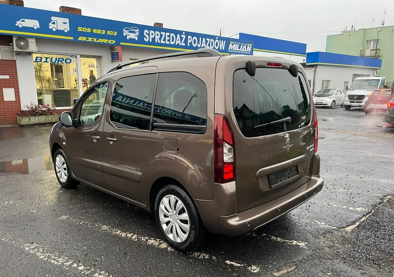 Peugeot Partner II Peugeot Partner Tepee 1.6 VTi 120KM Family Model 2013 - Station wagon: φωτογραφία 3 Peugeot Partner II Peugeot Partner Tepee 1.6 VTi 120KM Family Model 2013 - Station wagon: φωτογραφία 3