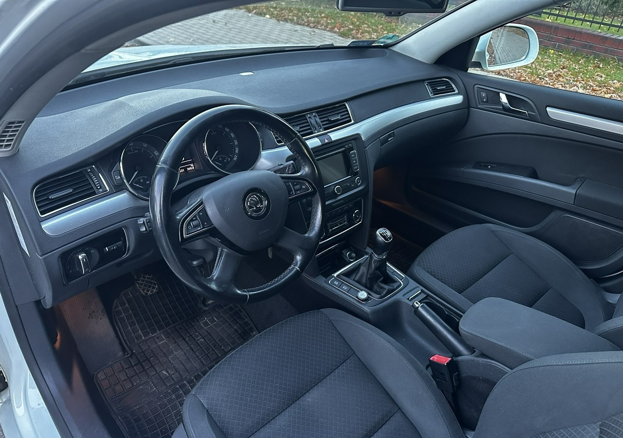 Skoda Superb II Skoda Superb 1.8TSI 160KM LPG PRINS 2035 KLIMA NAVI PDC XENON 2015 - Station wagon: φωτογραφία 3 Skoda Superb II Skoda Superb 1.8TSI 160KM LPG PRINS 2035 KLIMA NAVI PDC XENON 2015 - Station wagon: φωτογραφία 3