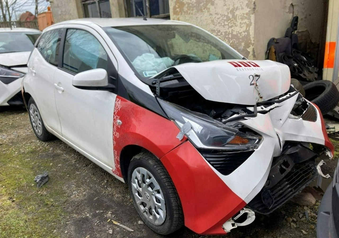 Toyota Aygo II Aygo 1.0-16V Klima Salon PL 2021 Bezyna + LPG - Αυτοκίνητο: φωτογραφία 1 Toyota Aygo II Aygo 1.0-16V Klima Salon PL 2021 Bezyna + LPG - Αυτοκίνητο: φωτογραφία 1