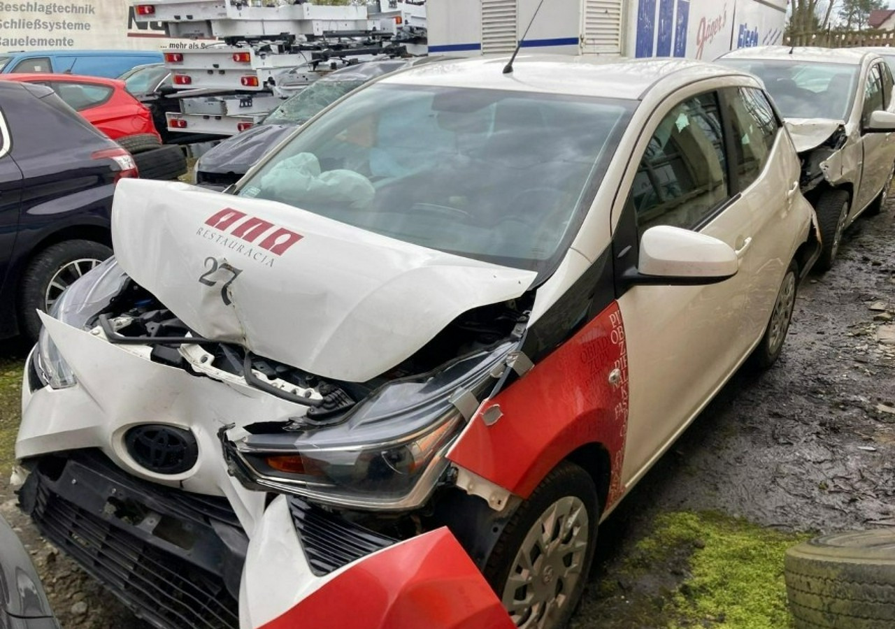 Toyota Aygo II Aygo 1.0-16V Klima Salon PL 2021 Bezyna + LPG - Αυτοκίνητο: φωτογραφία 4 Toyota Aygo II Aygo 1.0-16V Klima Salon PL 2021 Bezyna + LPG - Αυτοκίνητο: φωτογραφία 4