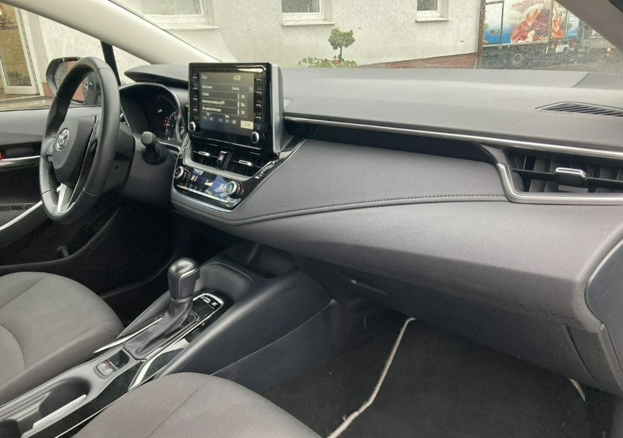 Toyota Corolla XII Corolla Sedan 1.8 Hybrid 98KM Comfort Salon PL 2022 - Λιμουζίνα/ Sedan: φωτογραφία 5 Toyota Corolla XII Corolla Sedan 1.8 Hybrid 98KM Comfort Salon PL 2022 - Λιμουζίνα/ Sedan: φωτογραφία 5