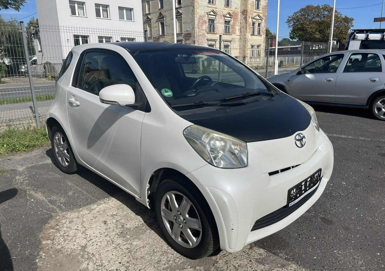 Toyota IQ Toyota iQ Klima - Hatchback: φωτογραφία 2 Toyota IQ Toyota iQ Klima - Hatchback: φωτογραφία 2