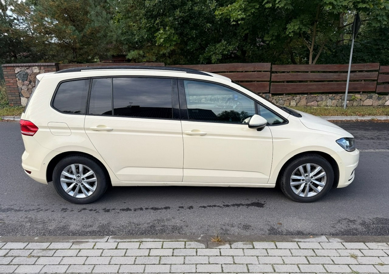 Volkswagen Touran III 2.0 TDI DSG 120 KM Automat 7osobowy Klima Skóra Full Serwis 2020 - Station wagon: φωτογραφία 2 Volkswagen Touran III 2.0 TDI DSG 120 KM Automat 7osobowy Klima Skóra Full Serwis 2020 - Station wagon: φωτογραφία 2